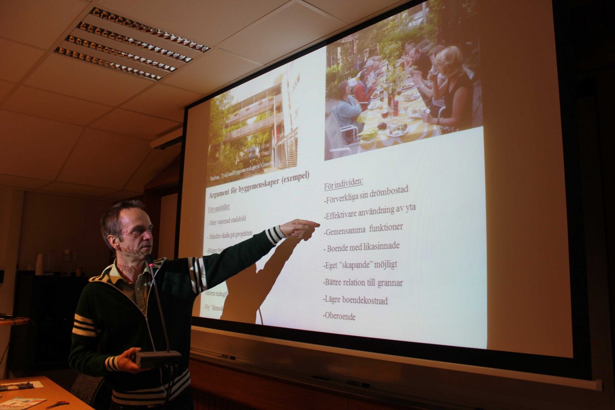 Projektledare Nils Söderlund föreläser om byggemenskaper