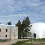 Färdigt hus 1 och bygge på gång under tält  2017-06-28